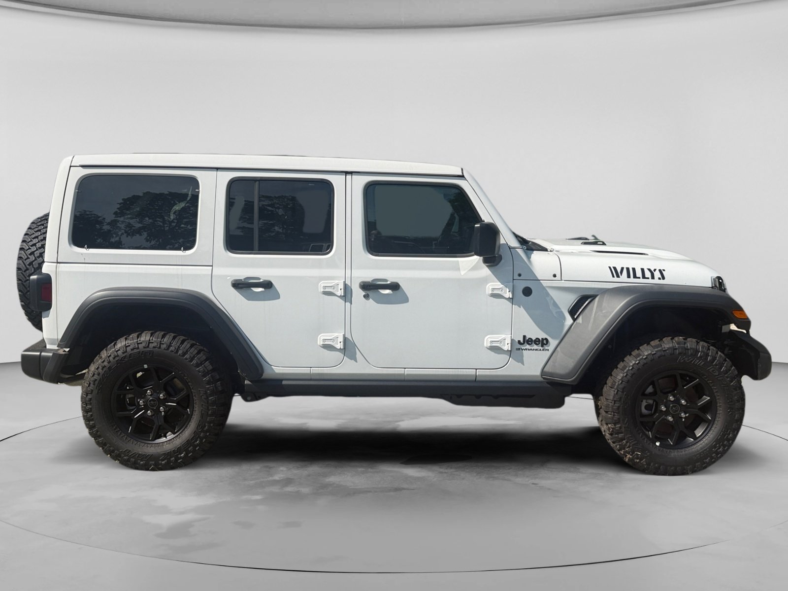 New 2026 Bright White Clear-Coat Exterior Paint Jeep  image 6