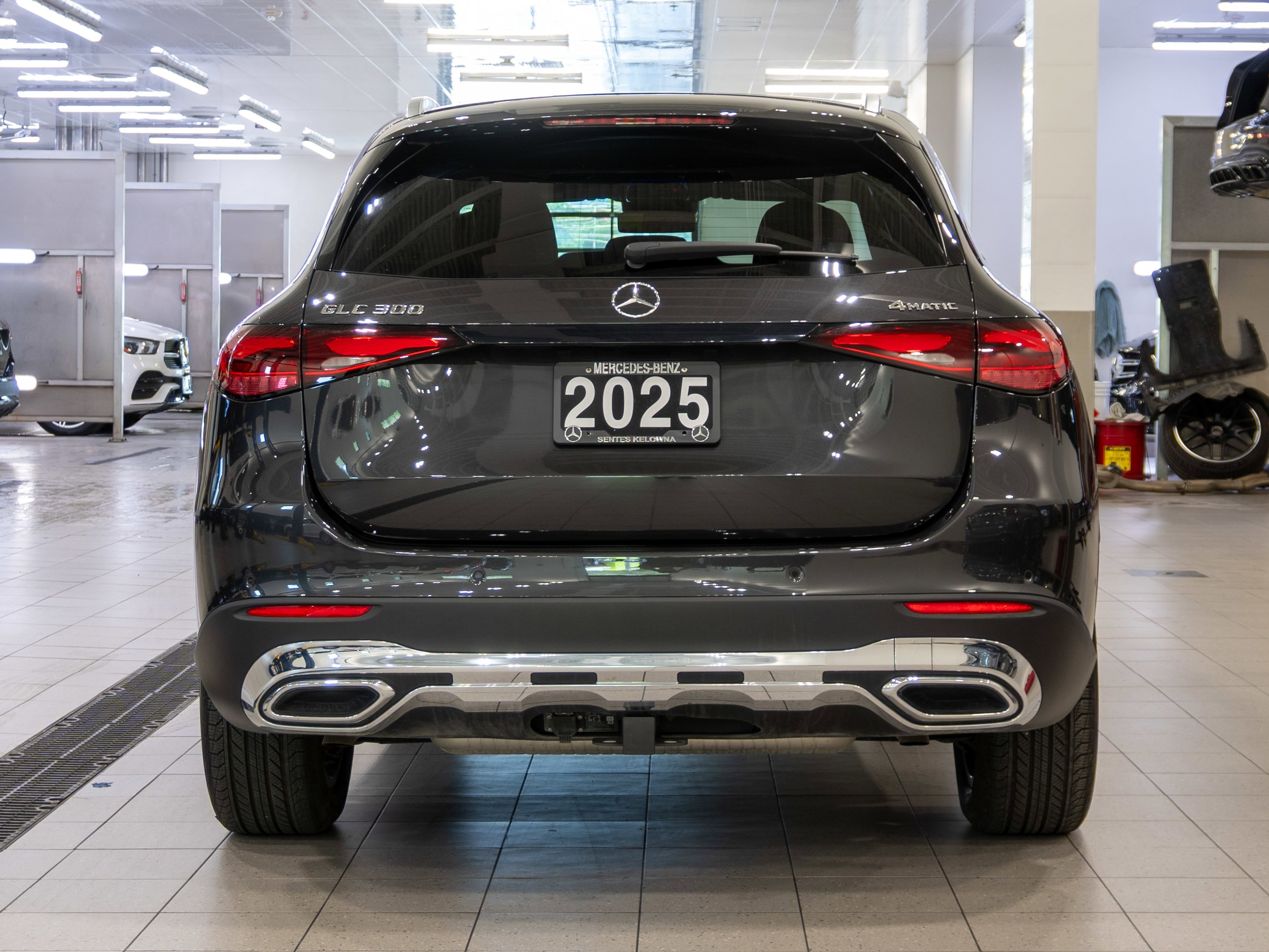 Certified Used 2025 GRAPHITE GREY METALLIC Mercedes-Benz GLC 300 image 4