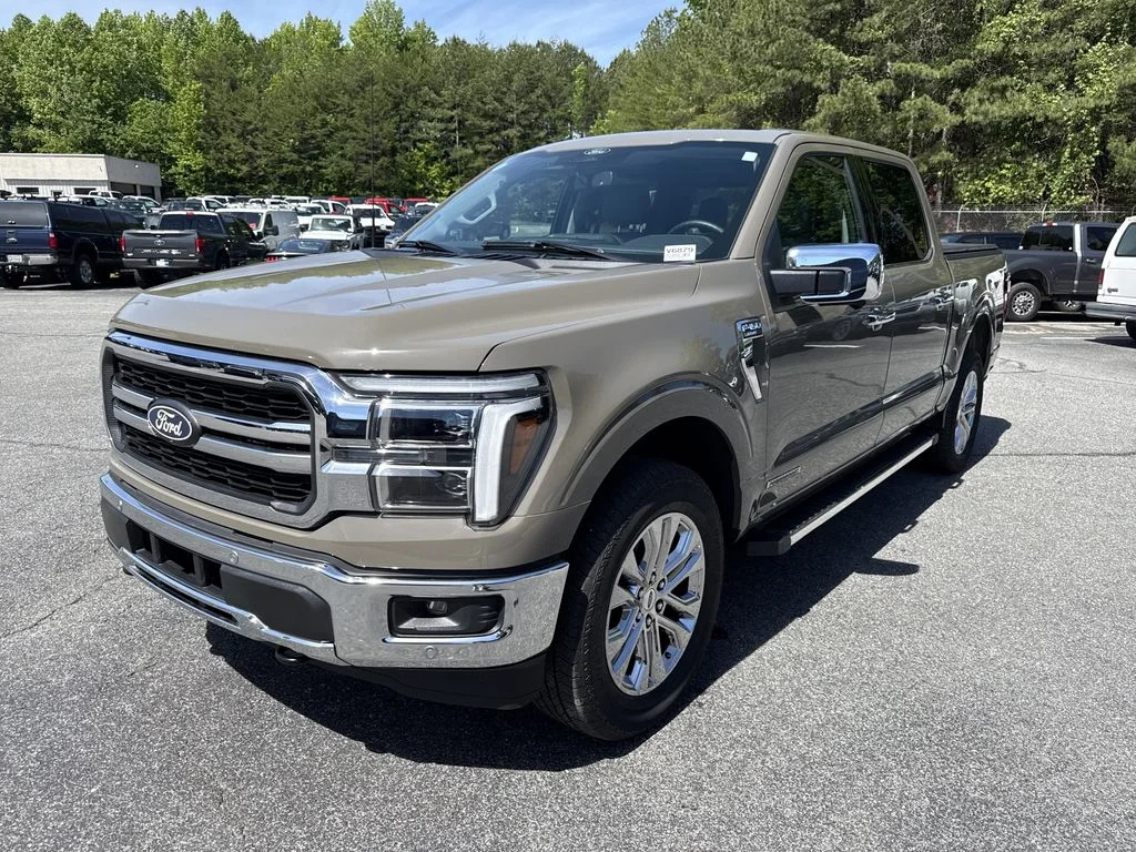 Used 2025 Gray Ford Lariat image 3