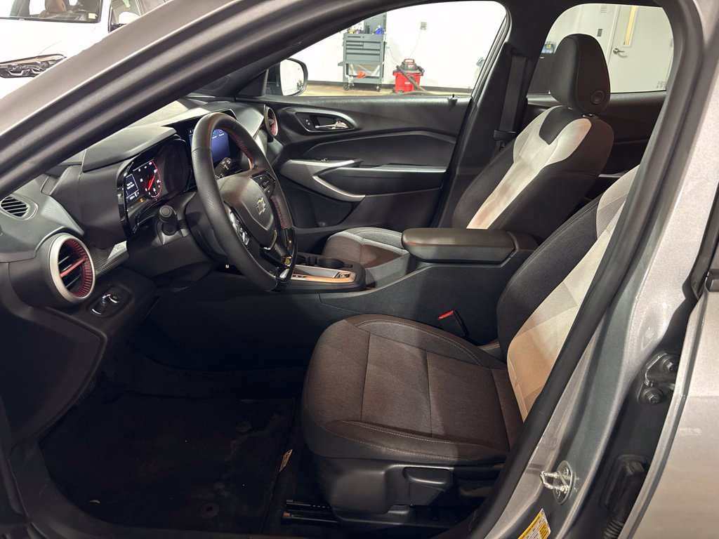 Used 2024 Gray Chevrolet 1RS image 25