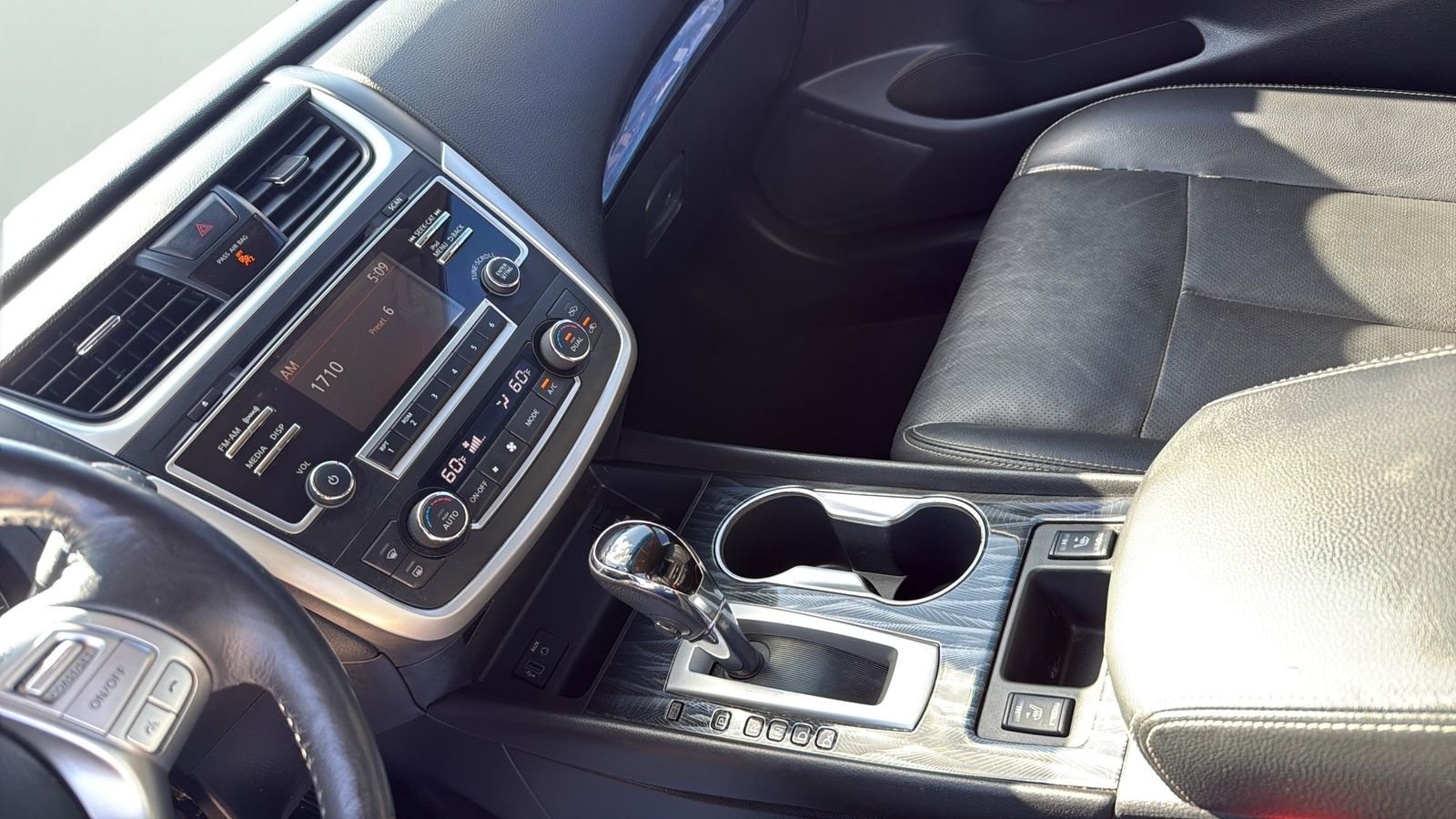 Used 2017 Silver Nissan 2.5 SL image 17