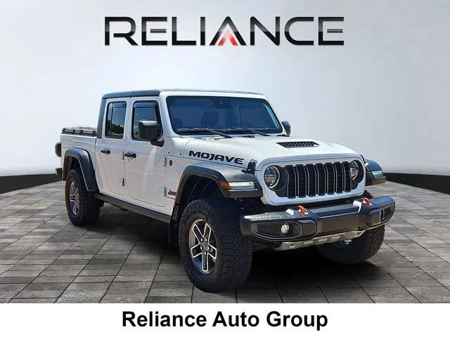 Pre-Owned 2024 Jeep Gladiator Mojave