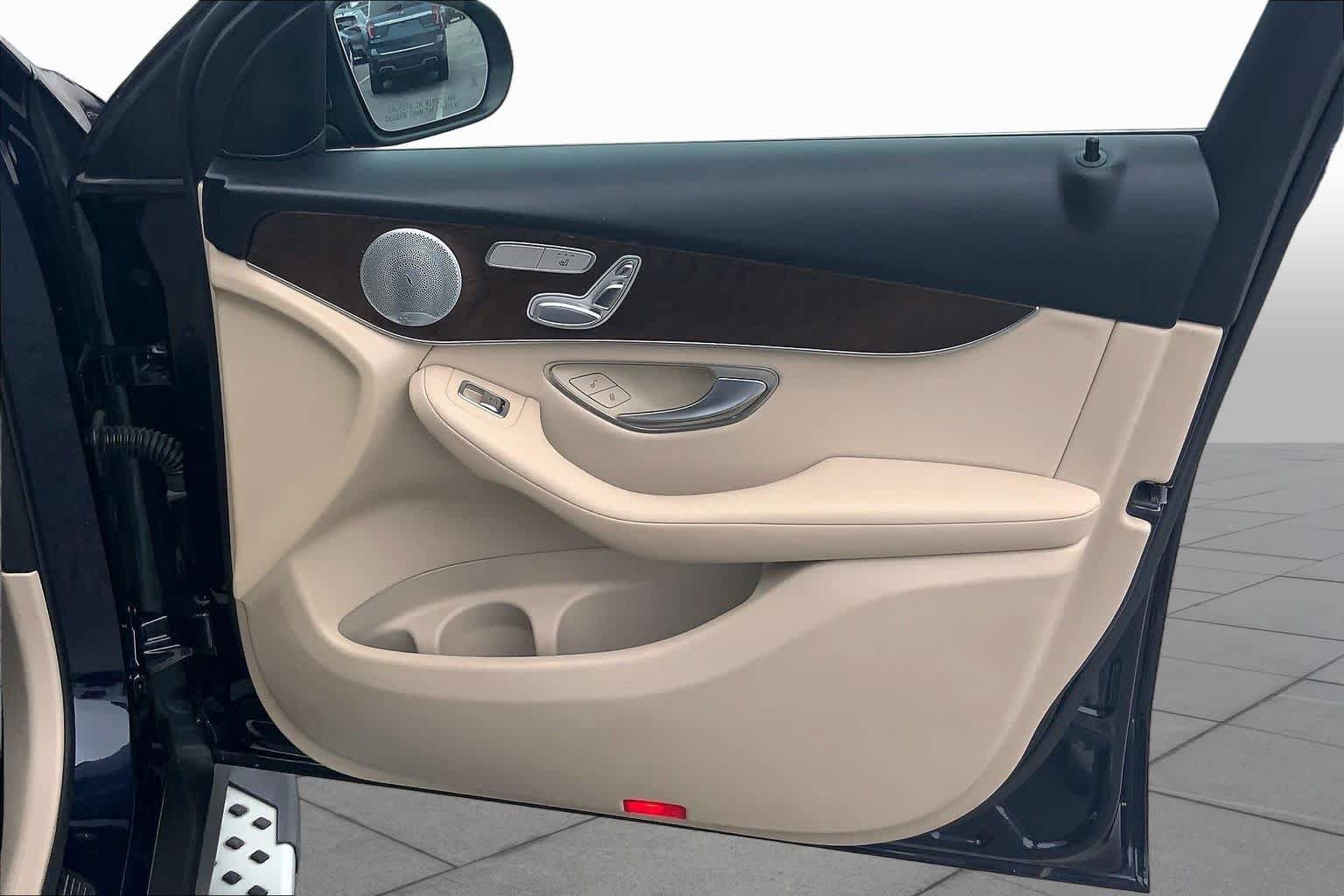 Used 2019 Lunar Blue Metallic Mercedes-Benz GLC 300 image 22