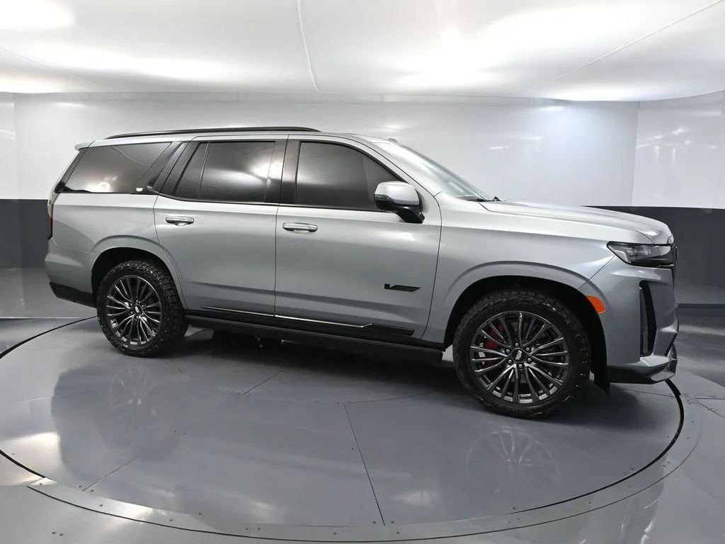 2024 Cadillac Escalade V-Series - Photo 3
