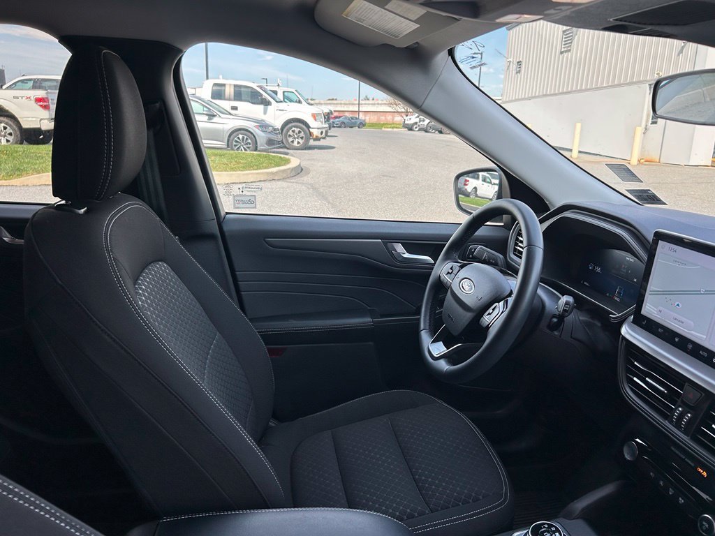 Used 2023 Vapor Blue Ford Active image 30