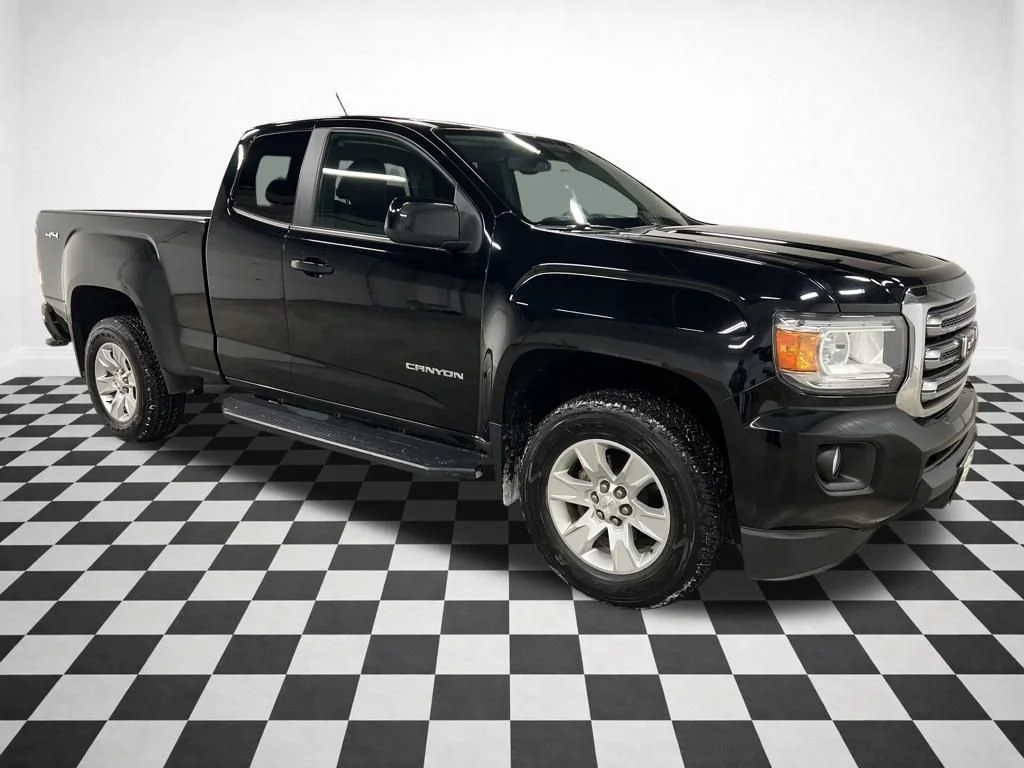 2017 GMC Canyon 4WD SLE Extended Cab's photo