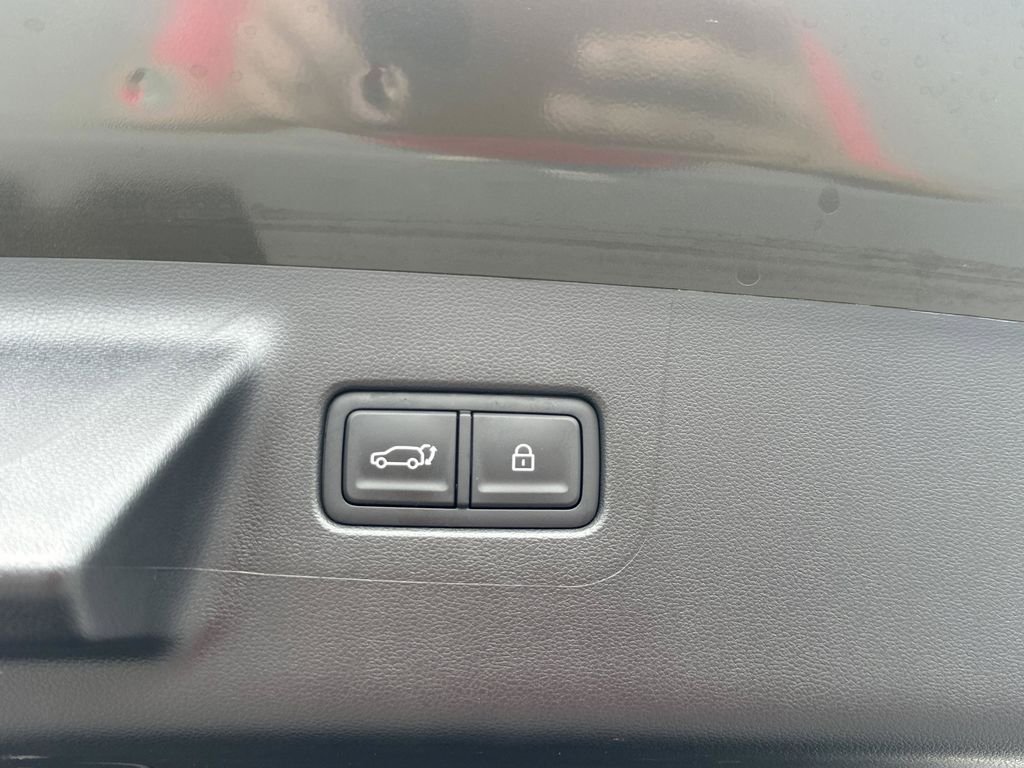 Used 2025 Rockwood Green Hyundai SEL image 29