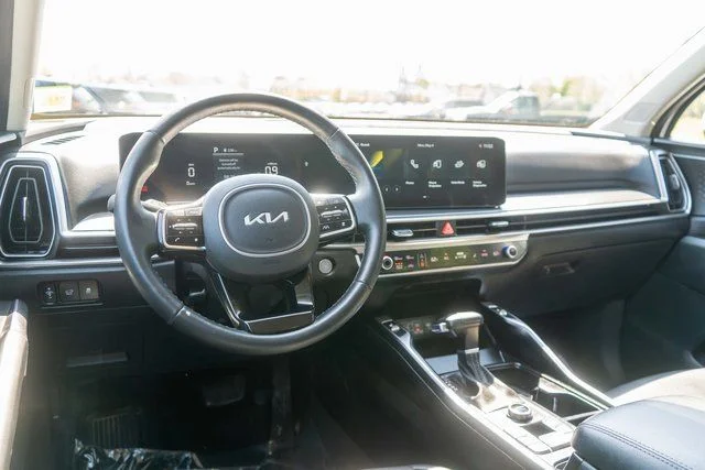 Used 2025 White Kia EX image 14