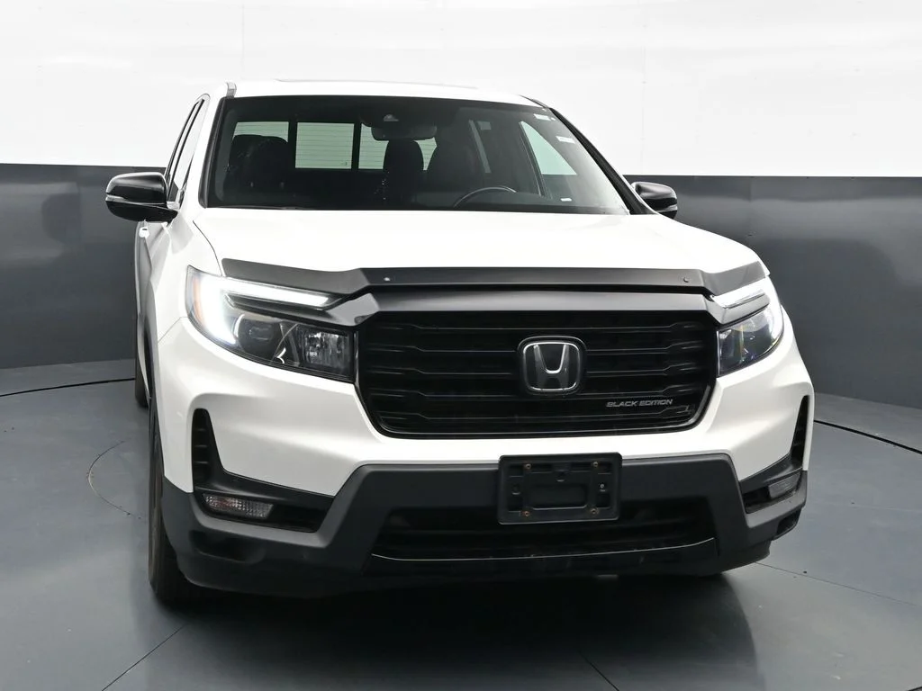 Used 2023 Platinum White Pearl Honda Black Edition image 2