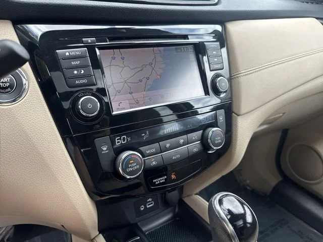 Used 2019 Blue Nissan SL image 24