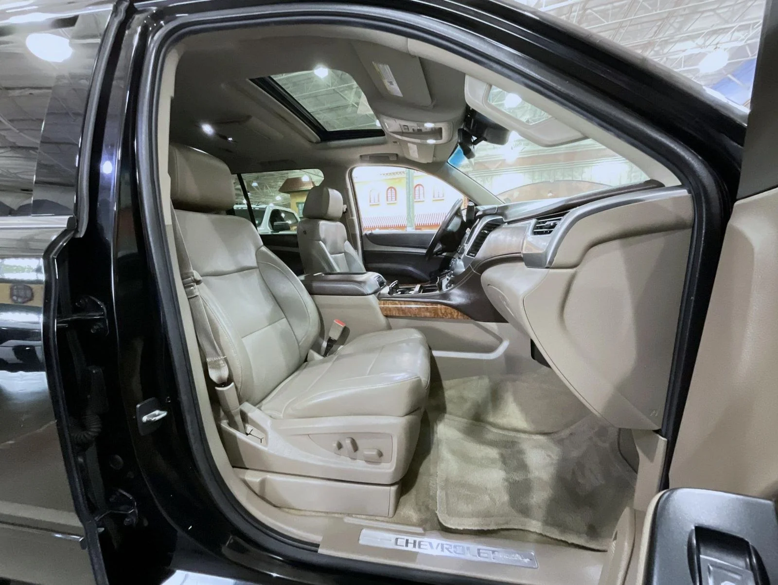 Used 2015 Black Chevrolet LTZ image 15