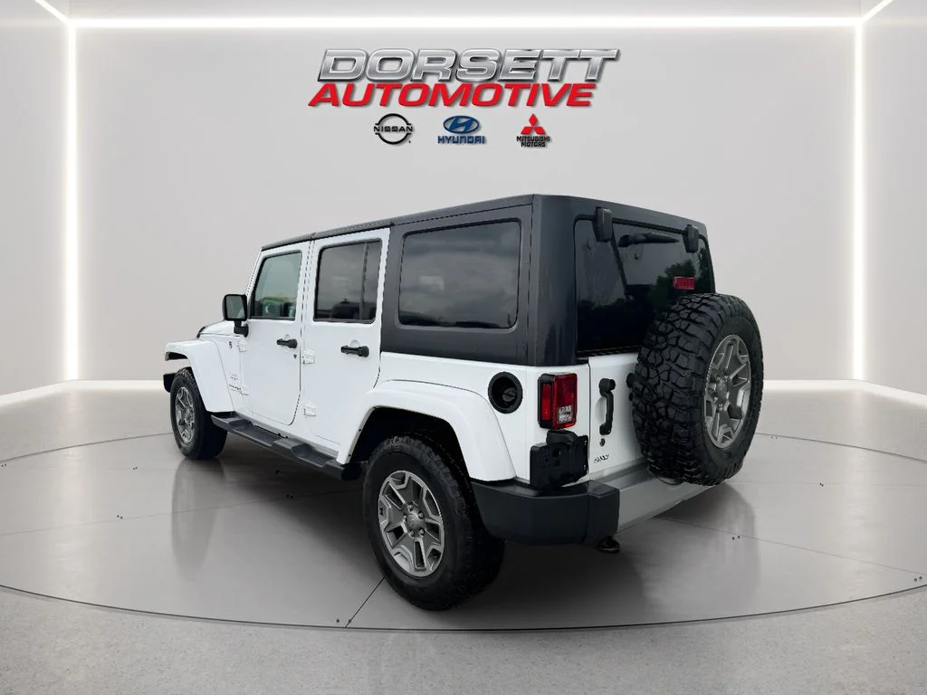 Used 2018 Bright White Clearcoat Jeep Sahara image 8