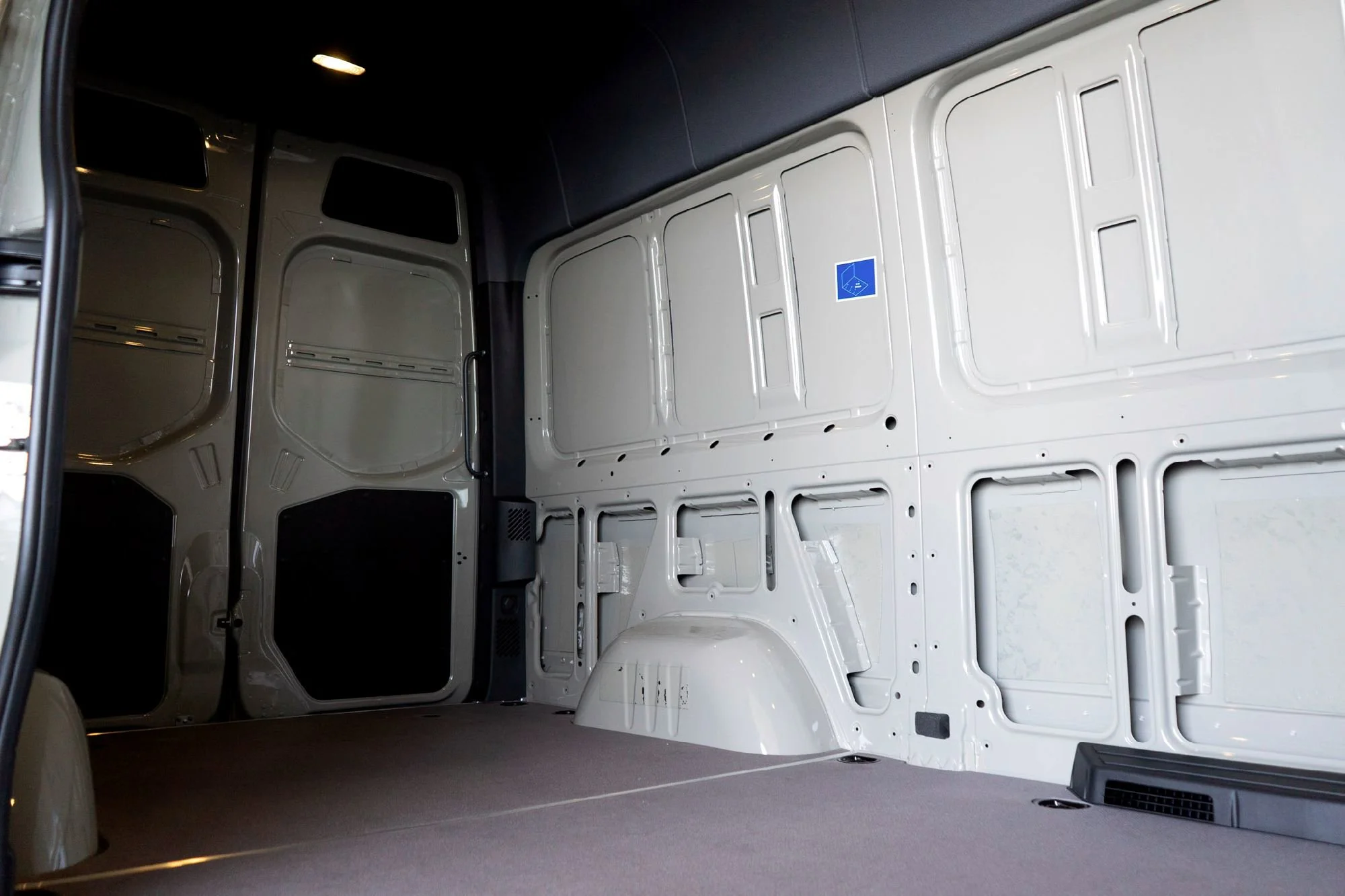 New 2025  Mercedes-Benz Cargo 144 WB image 20