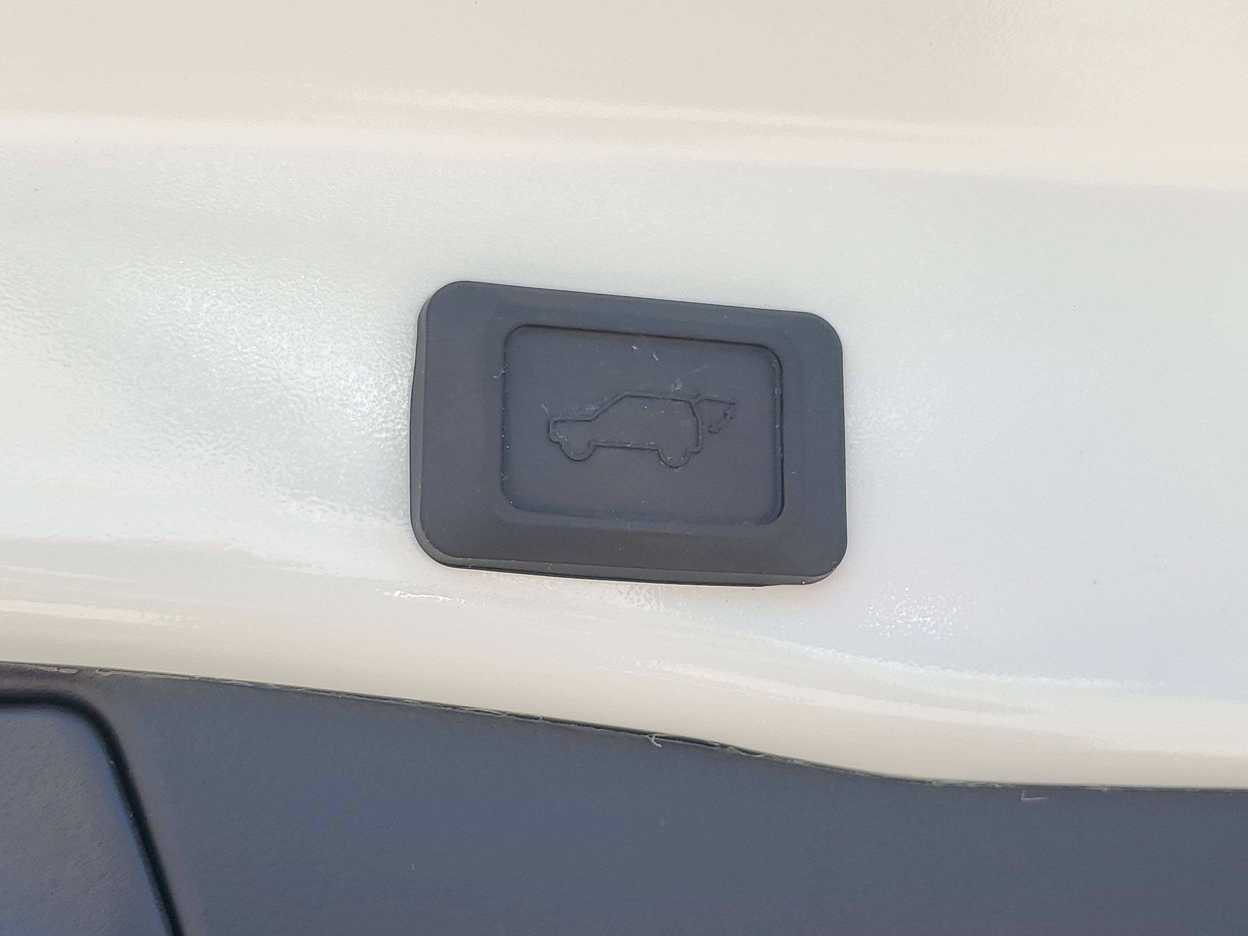 Used 2024 Ice Toyota XLE image 10