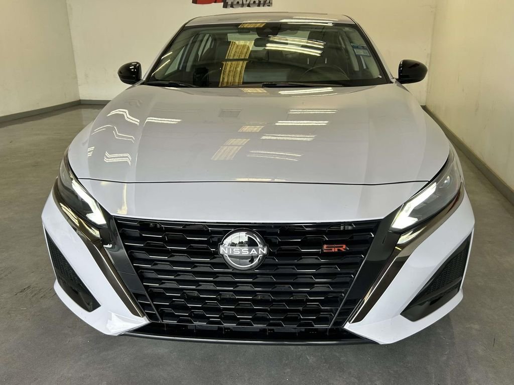 Used 2025 Gray Nissan 2.5 SR image 7