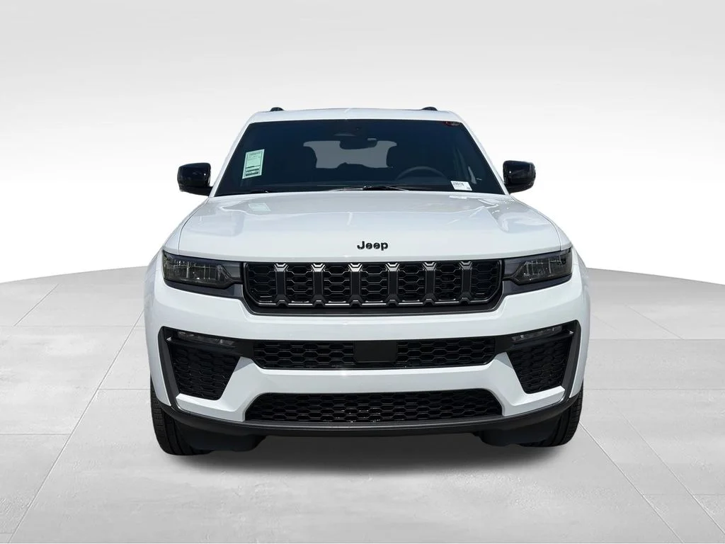New 2026 Bright White Clear-Coat Exterior Paint Jeep Limited image 27