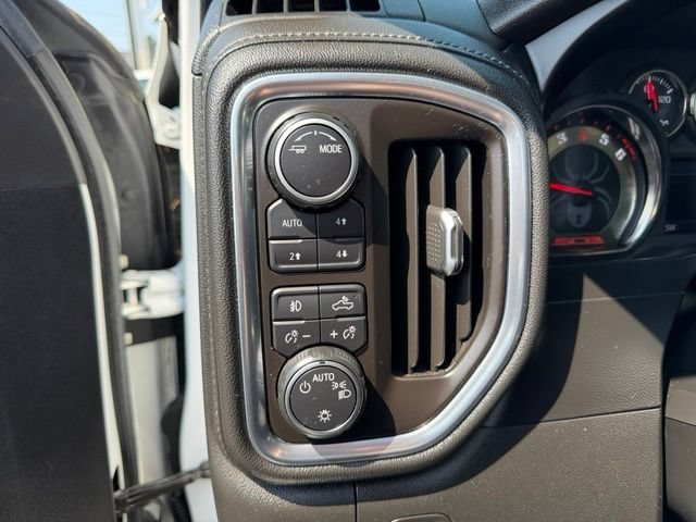 Used 2020 SUMMIT WHITE Chevrolet RST image 21