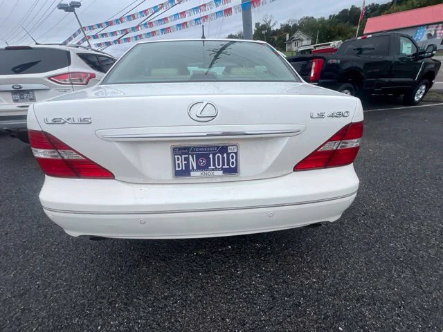 Used 2005 White Lexus 430 image 15