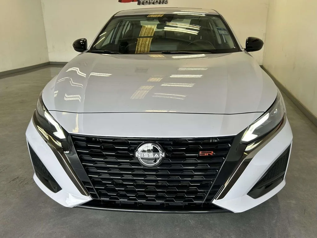 Used 2025 Gray Nissan 2.5 SR image 7