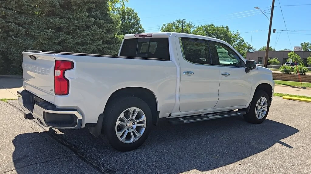 Used 2021 IRIDESCENT PEARL TRICOAT Chevrolet LTZ image 35