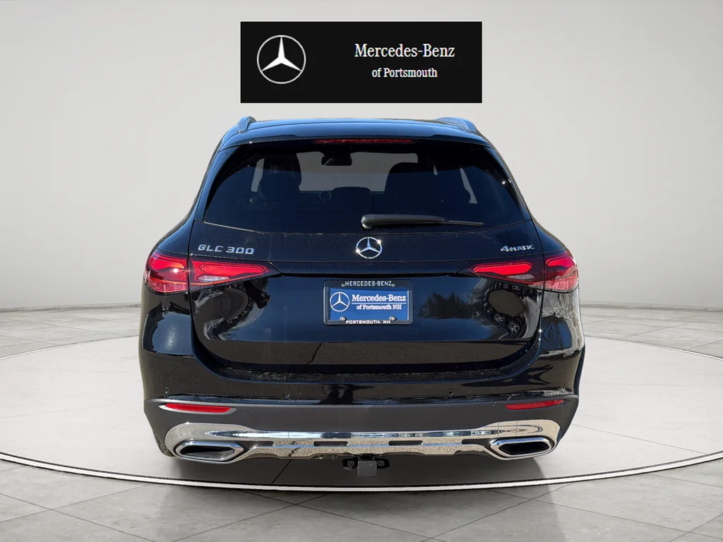 Certified Used 2026 Black Mercedes-Benz GLC 300 image 4