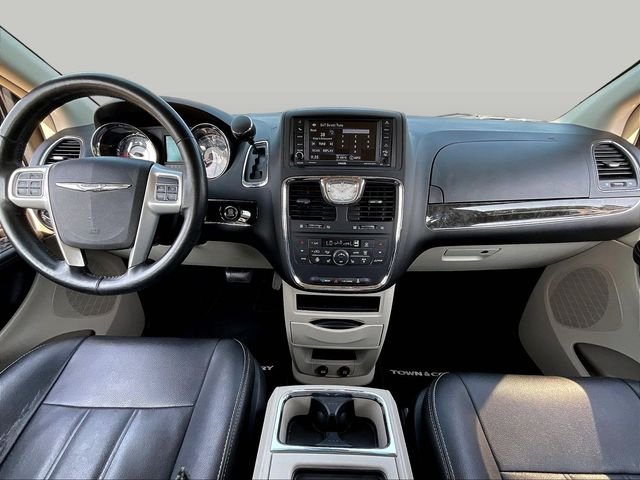 Used 2016 Gray Chrysler Touring image 9