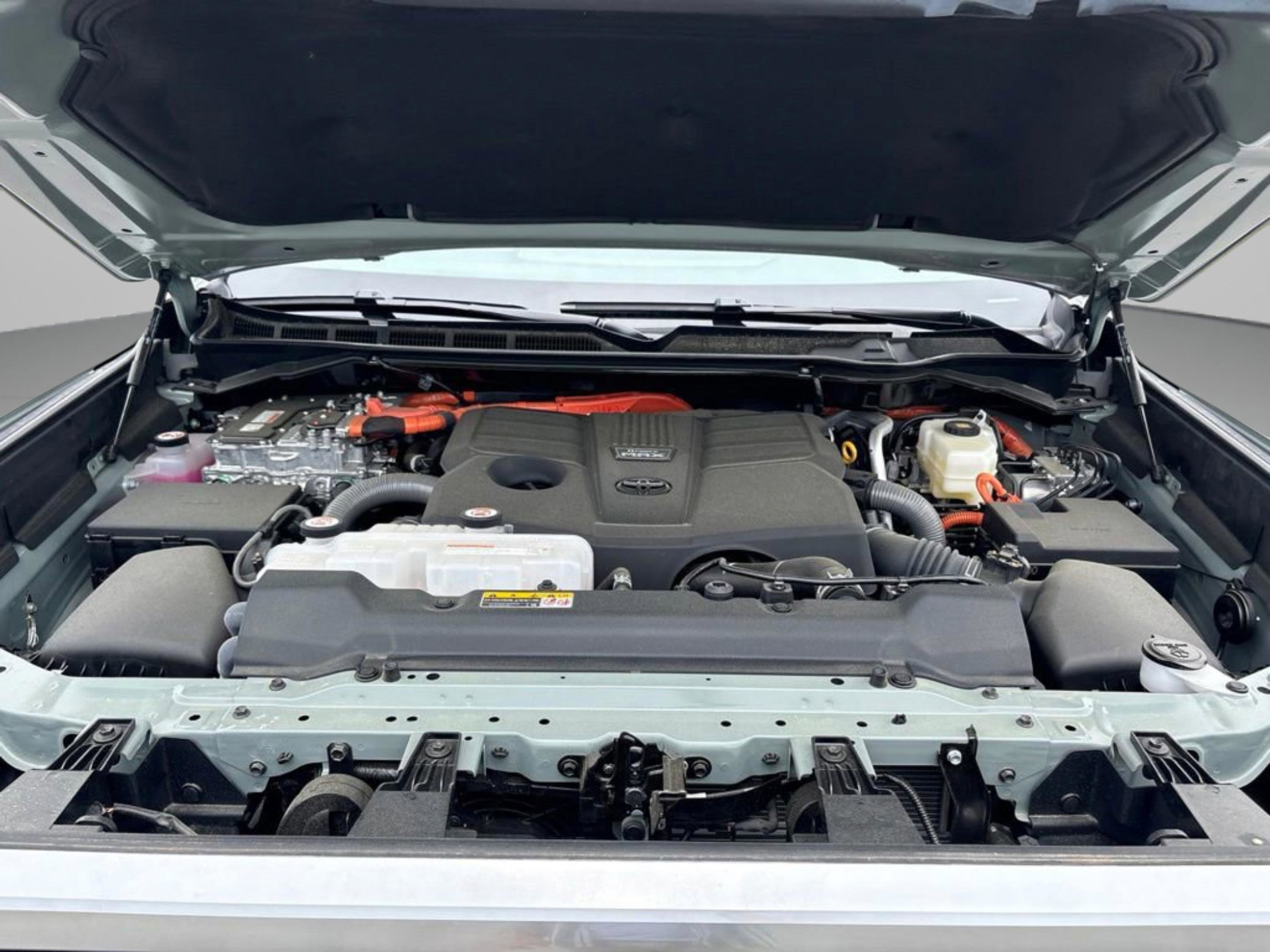 2025 Toyota Tundra Limited - Photo 33