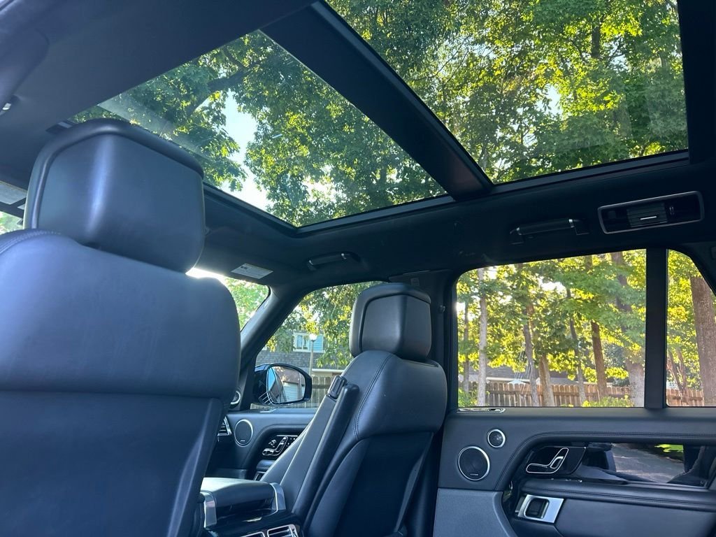 Used 2019 White Land Rover 5.0L V8 Supercharged image 22