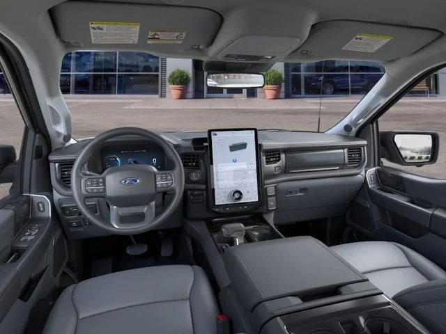 2025 Ford F-150 Lightning Flash - Photo 9