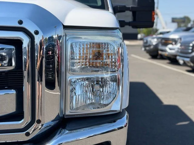 Used 2012 White Platinum Clearcoat Metallic Ford Lariat image 7