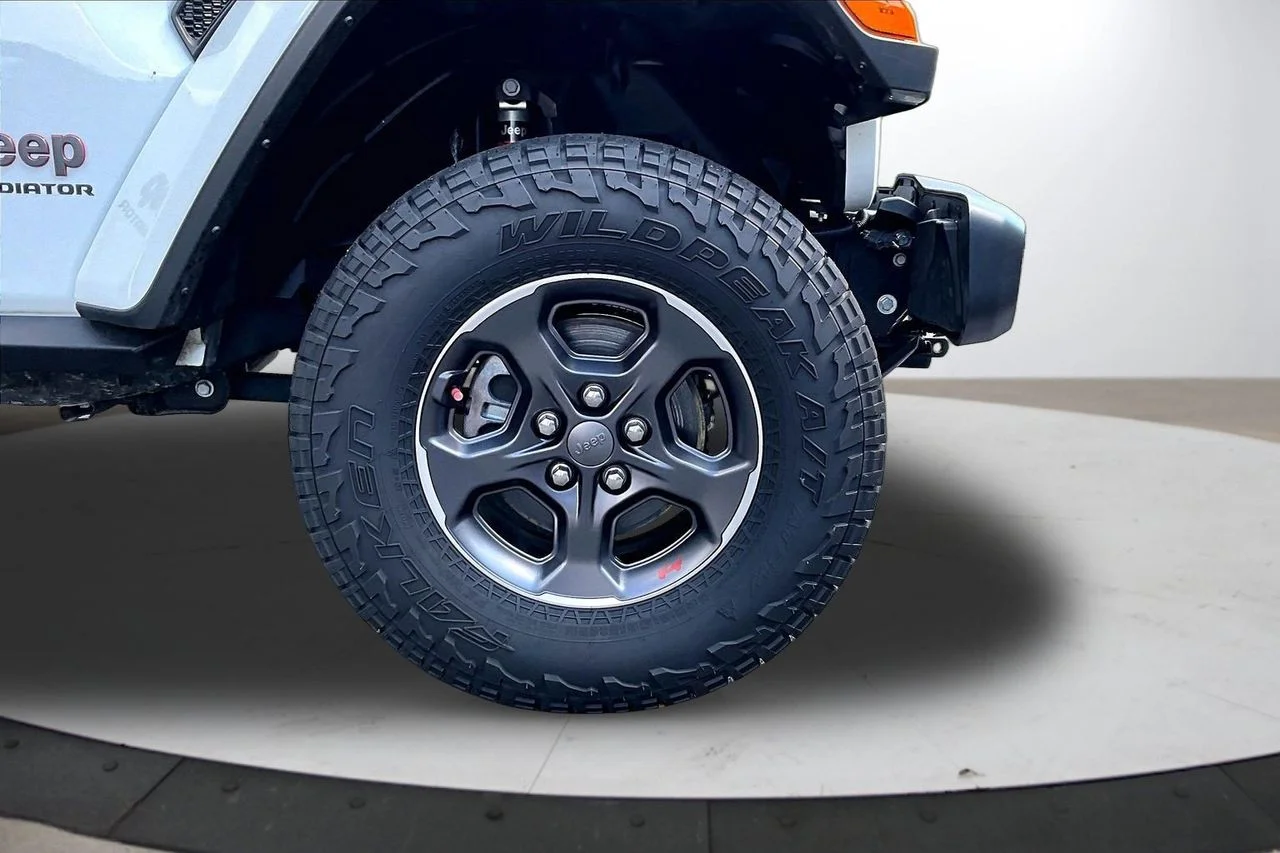 Used 2021 White Jeep Rubicon image 33