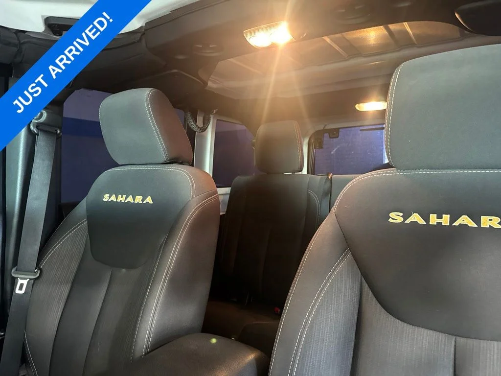 Used 2015 Black Clearcoat Jeep Unlimited Sahara image 5
