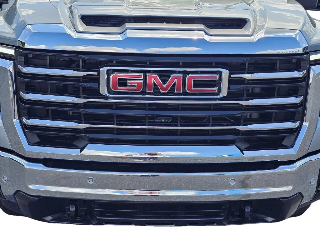 Used 2025 Sterling Metallic GMC SLT image 3