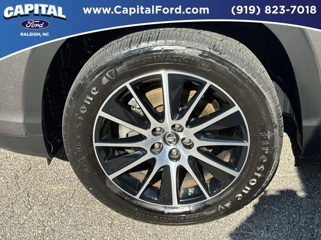 Used 2017 Gray Toyota SE image 13