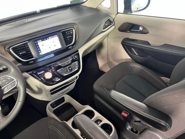 2022 Chrysler Voyager LX - Photo 33