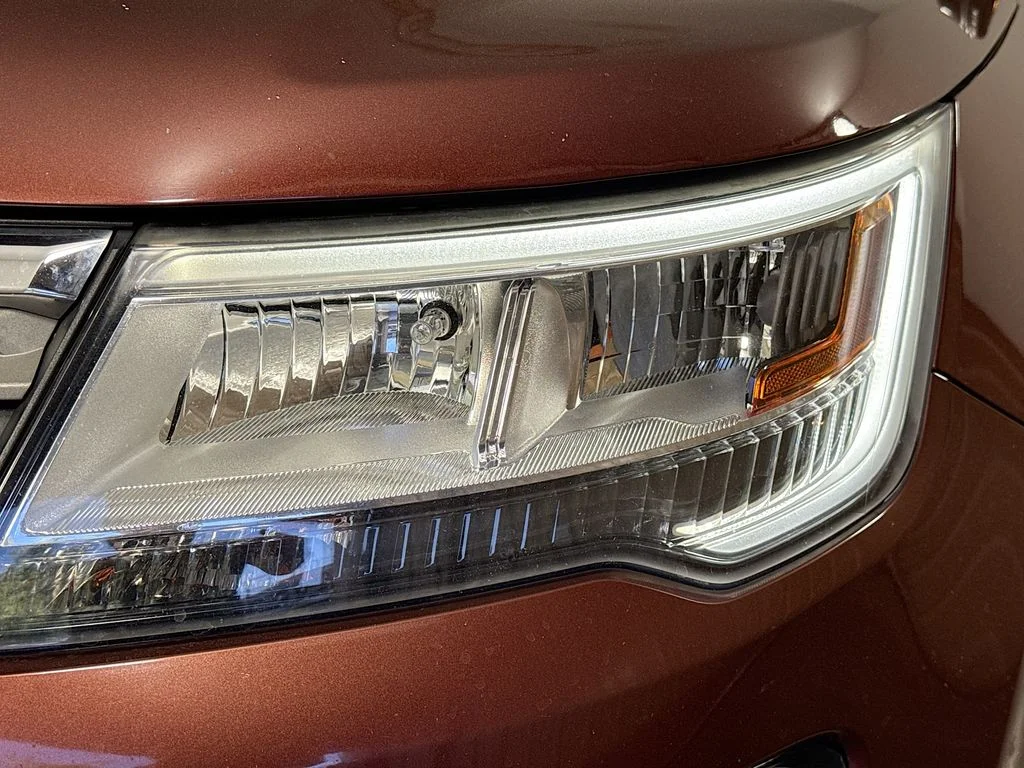 Used 2018 Red Ford XLT image 38