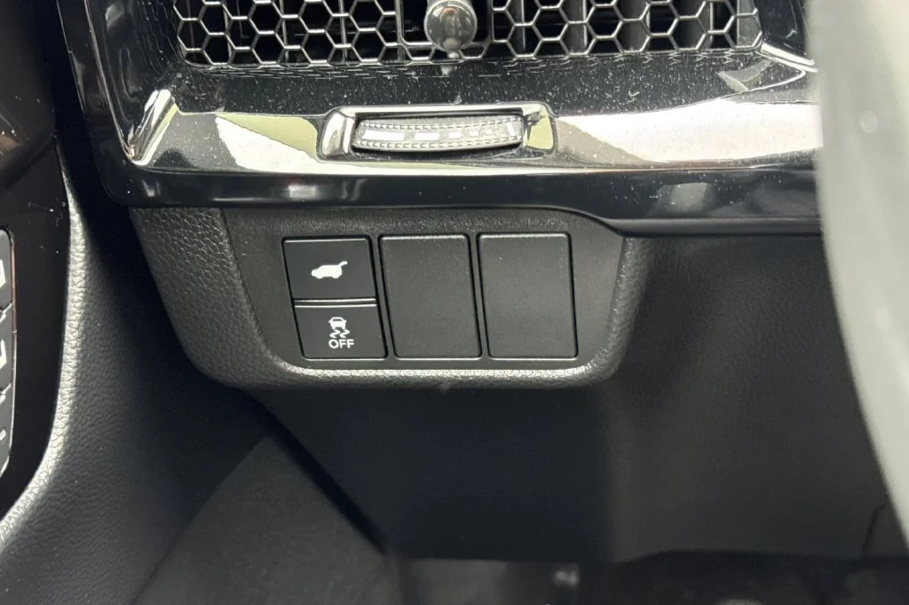 Used 2024 Gray Metallic Honda EX-L image 32