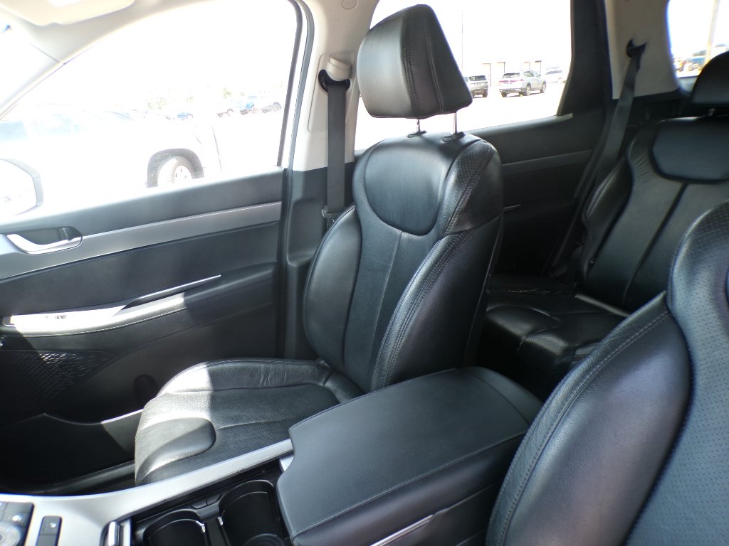 Used 2020 Hyper White Hyundai SEL image 11