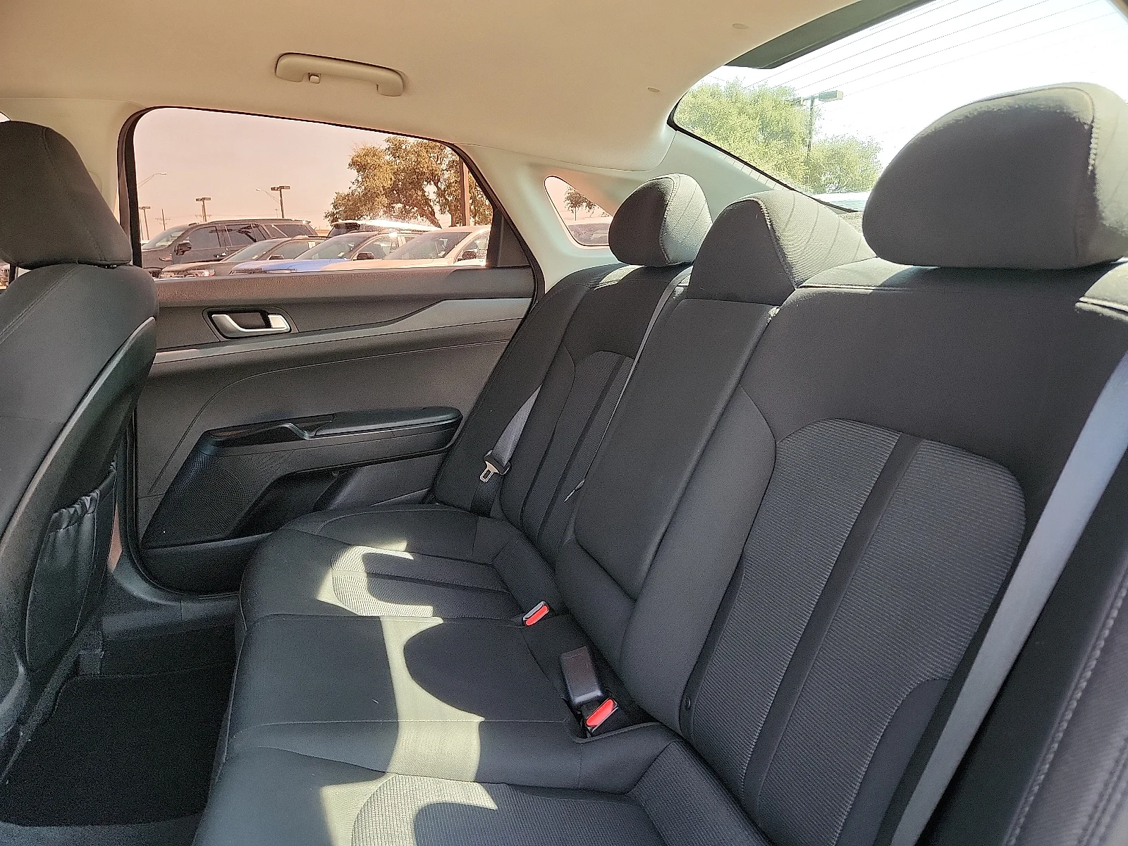 Used 2023 Silver Kia LXS image 10