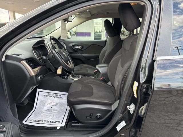 Used 2015 Black Jeep Latitude image 21