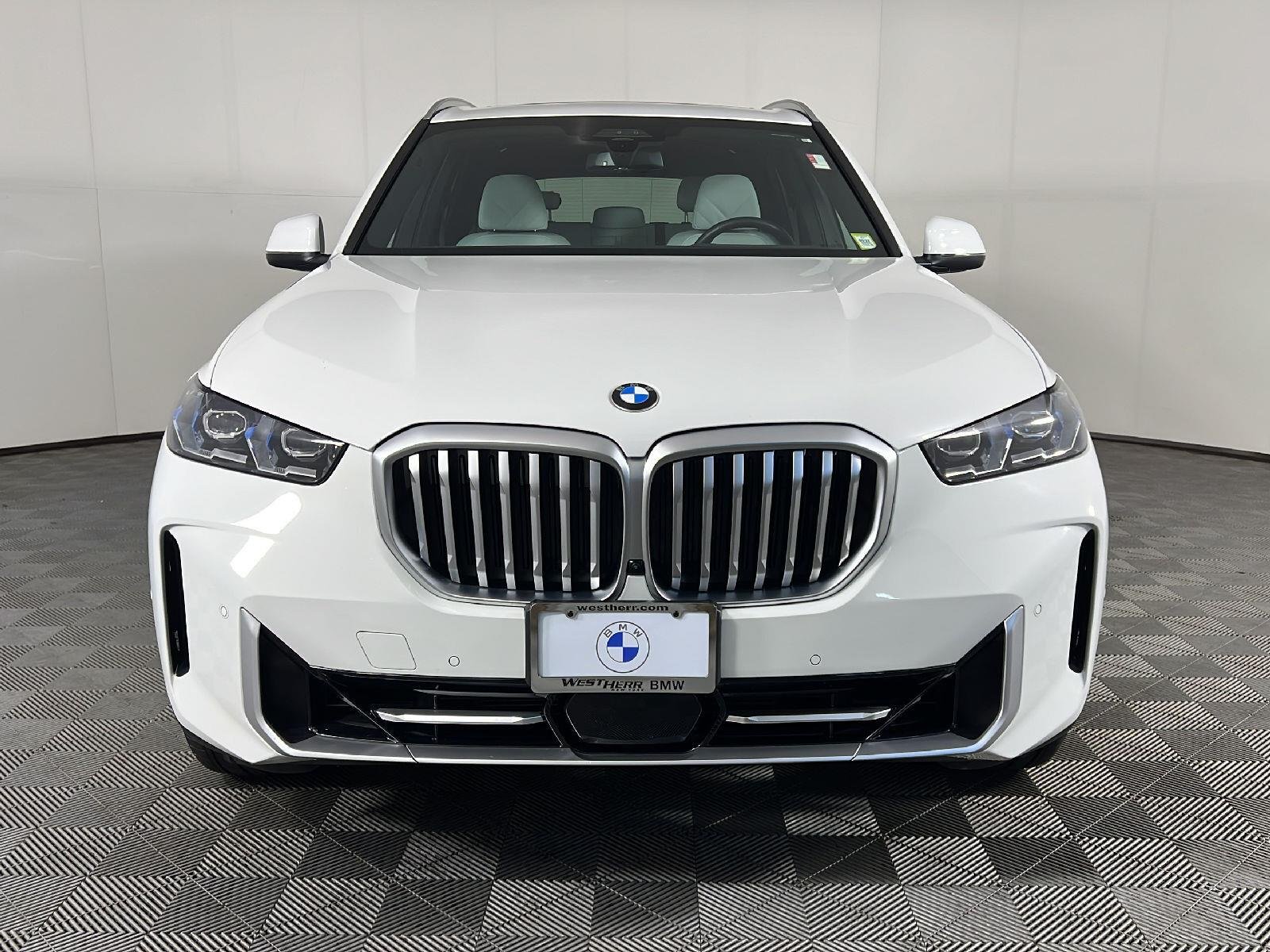 New 2026 Alpine White BMW xDrive40i image 9