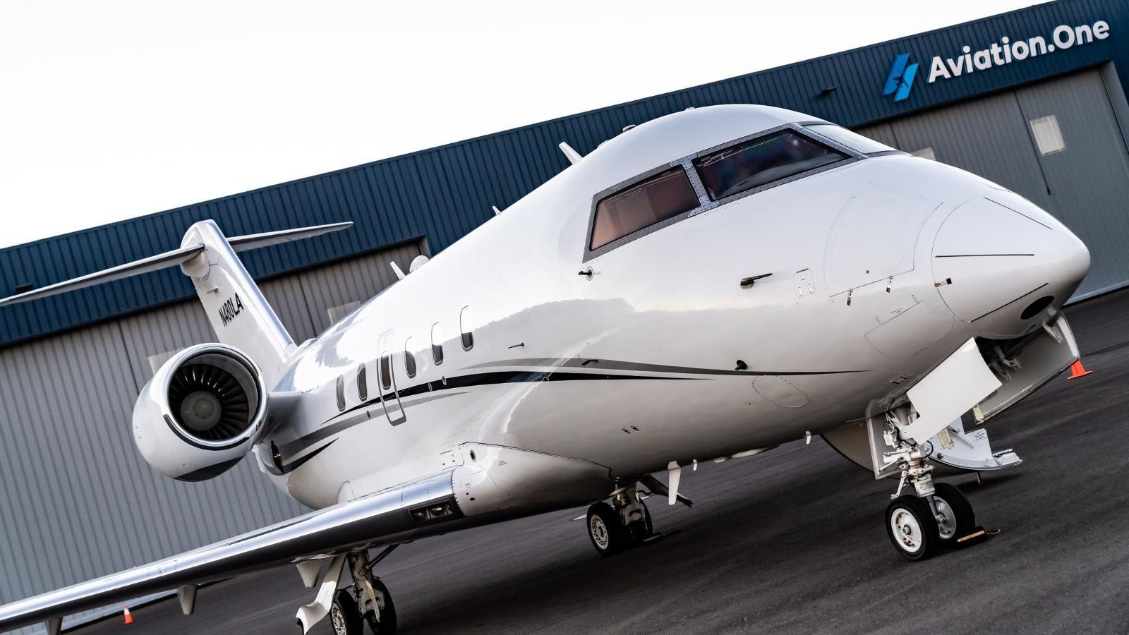 Used 1983 white BOMBARDIER 601 image 5