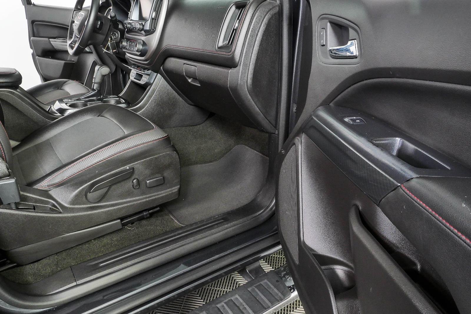 Used 2016 CYBER GRAY METALLIC GMC 4WD SLE image 22