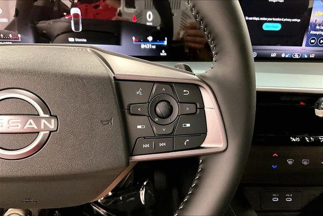 New 2027 Champagne Silver Nissan Platinum image 25