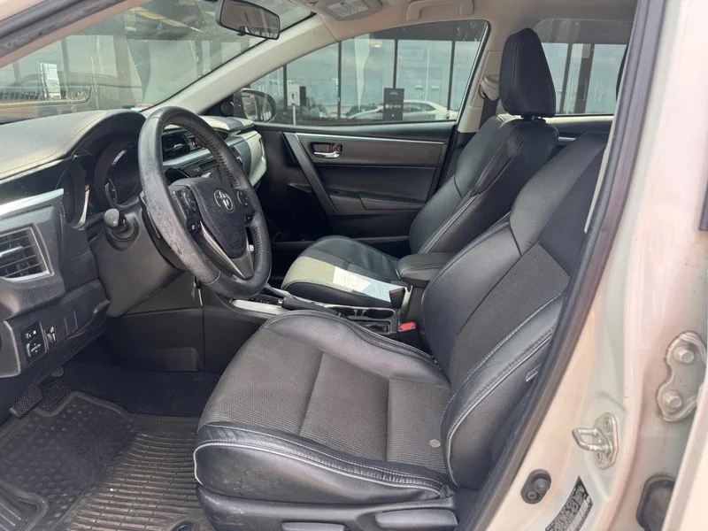 Used 2015 White Toyota S image 6