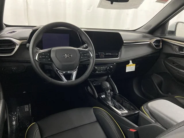 Used 2024 Summit White Chevrolet ACTIV image 21