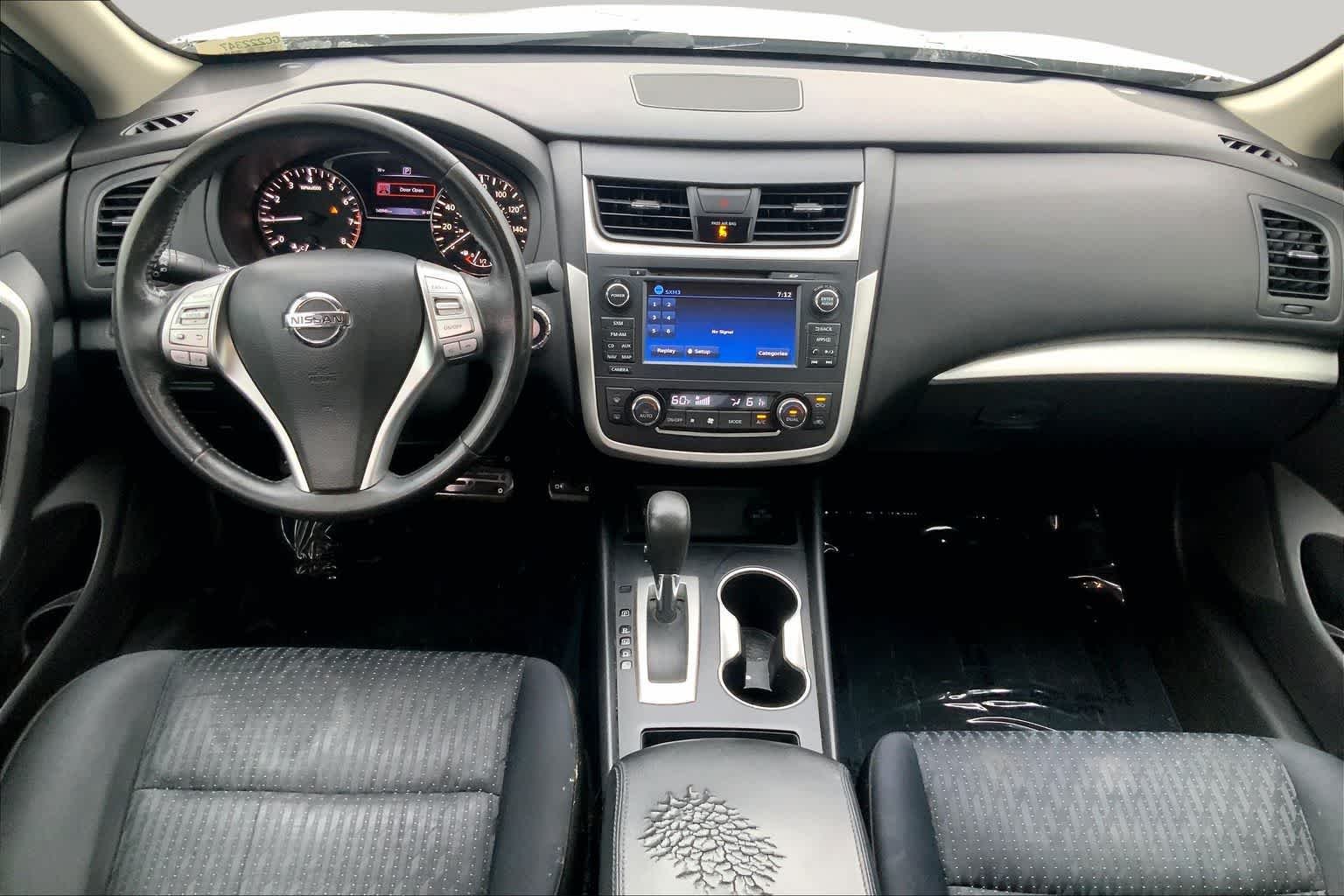 Used 2016 Brilliant Silver Nissan 2.5 SV image 16