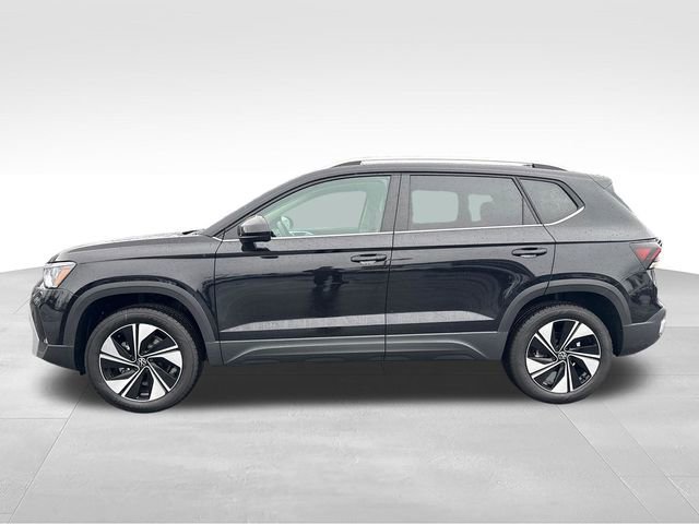 New 2026 Deep Black Pearl Volkswagen SE image 4