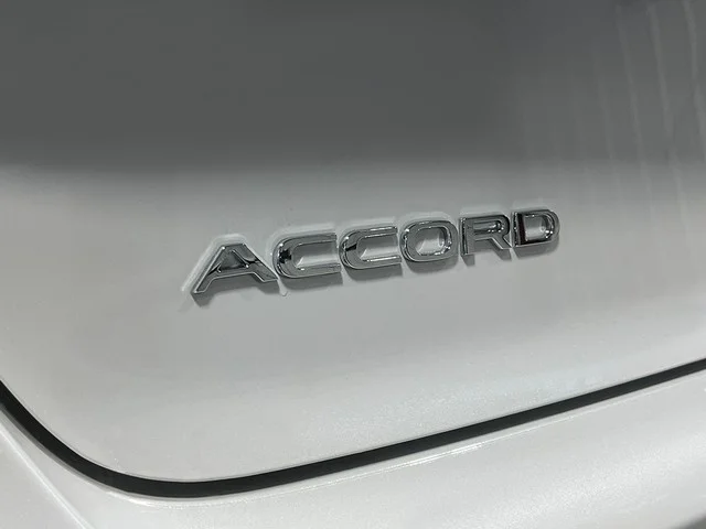 New 2026 Platinum White Pearl Honda LX image 6