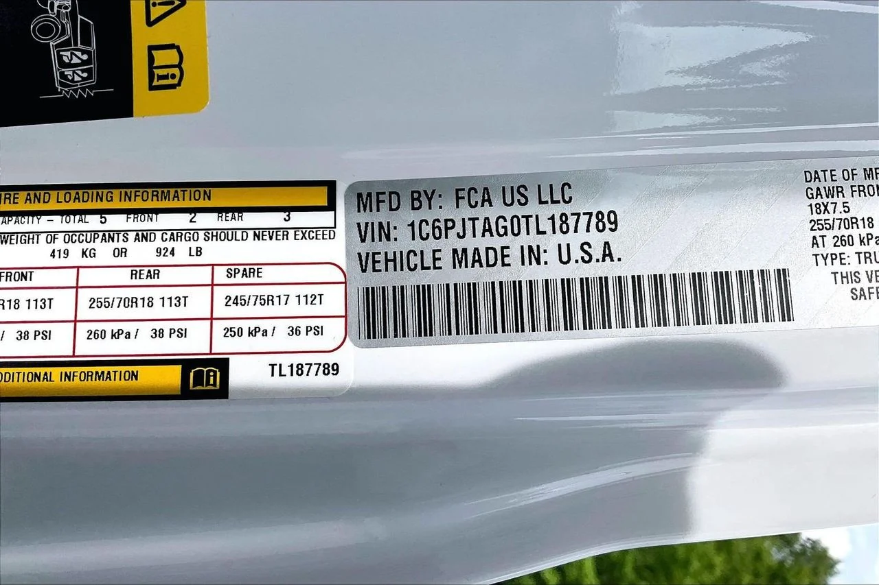 New 2026 Bright White Clearcoat Jeep Sahara image 34